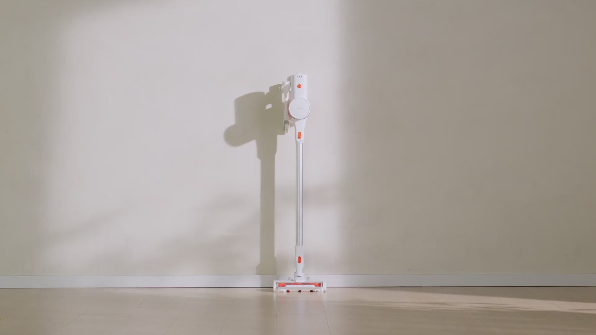 Loading video: YouTube thumbnail: Xiaomi Vacuum G20 Lite robotstofzuiger met "BUDGET SMART" badge