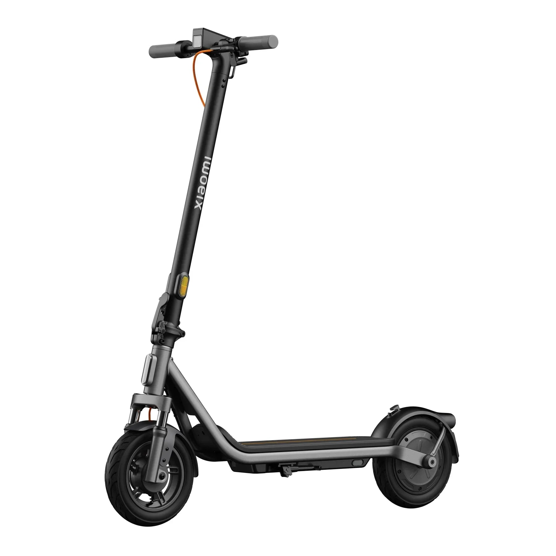 Xiaomi Electric Scooter 6 Lite schuin van linksvoor op witte achtergrond